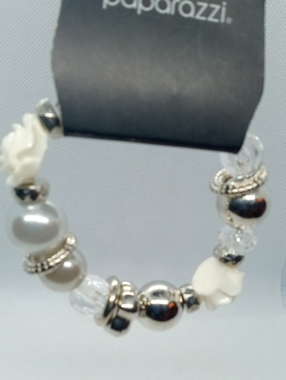 PAPARAZZI STRETCH WHITE ROSE BRACELET - Picture 5 of 6
